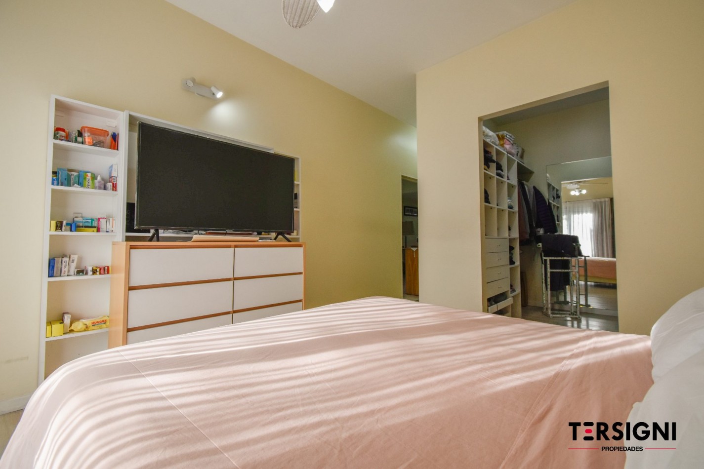 Moderna casa de 4 ambientes en Lomas de Zamora 