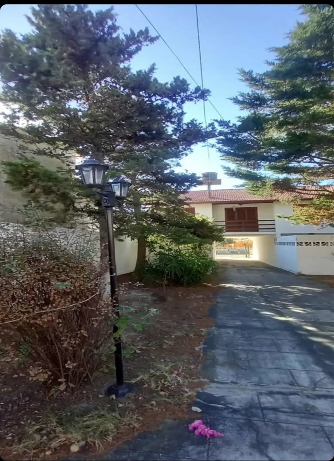 Santa Teresita - Impecable Duplex al frente con excelente capacidad a 100 metros del mar