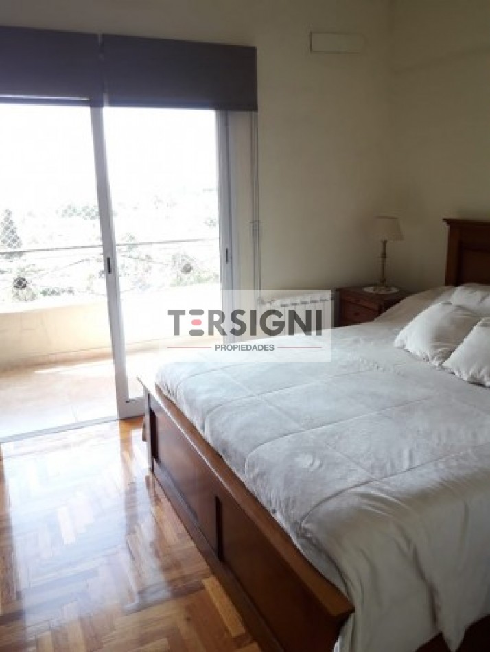 AMPLIO DEPARTAMENTO 2 AMBIENTES CON COCHERA - BANFIELD