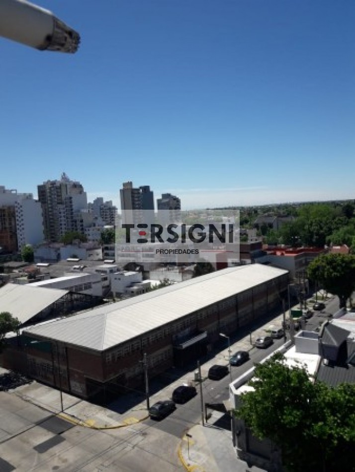 AMPLIO DEPARTAMENTO 2 AMBIENTES CON COCHERA - BANFIELD