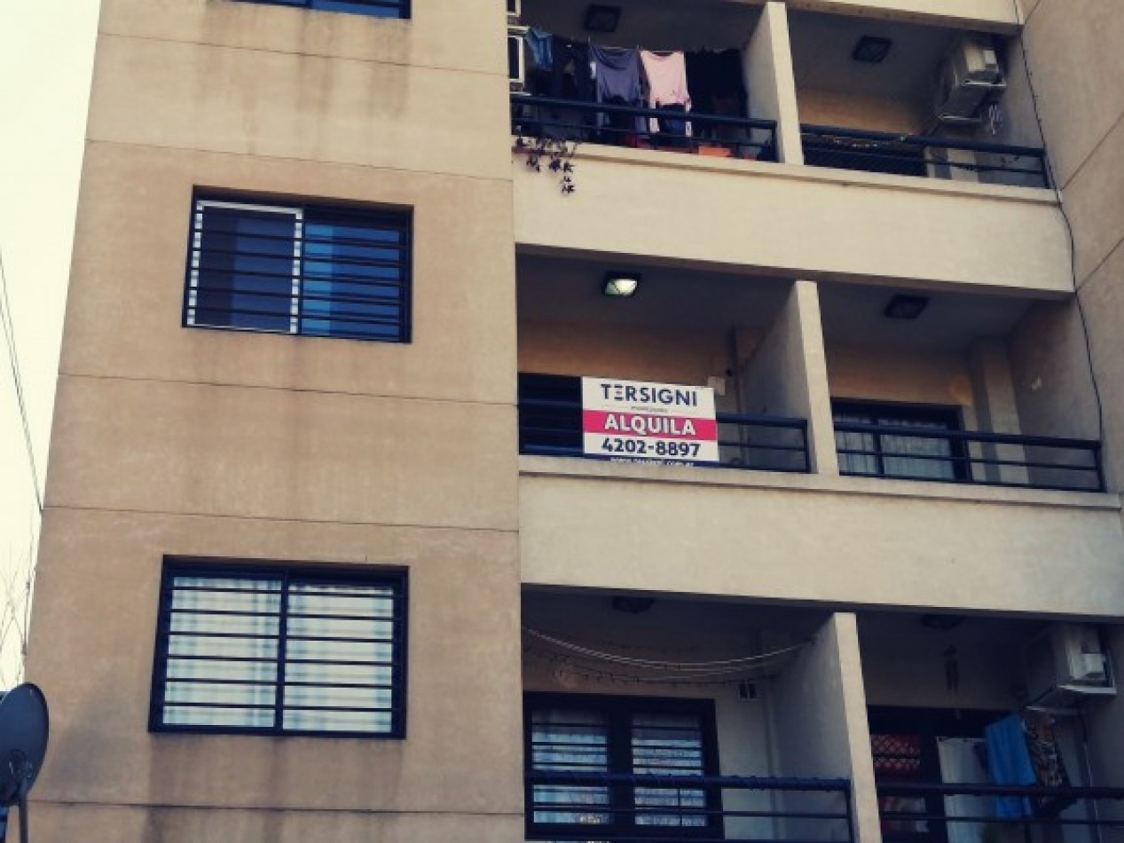 Departamento de 2 ambientes en Banfield Centro