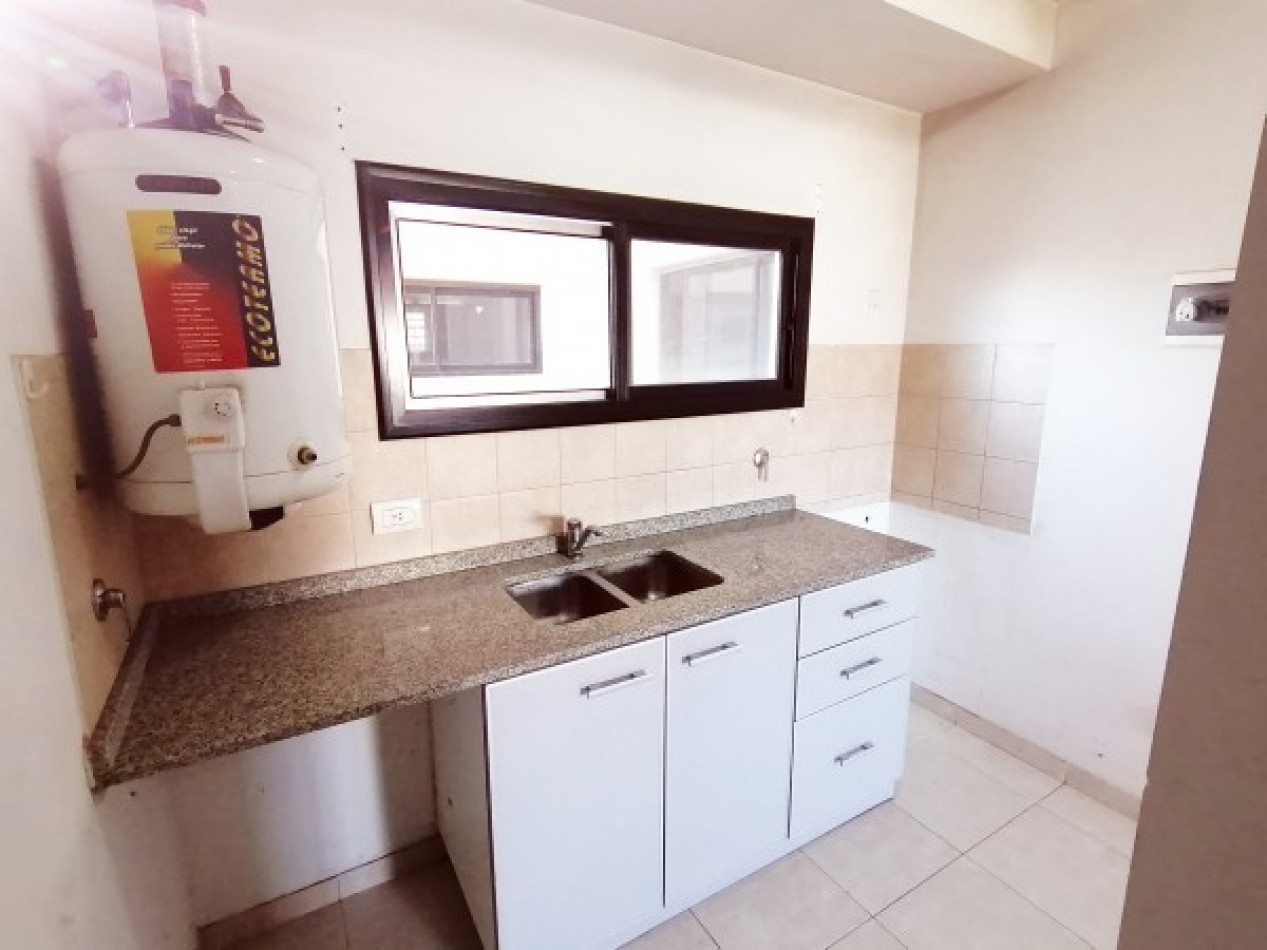Departamento de 2 ambientes en Banfield Centro