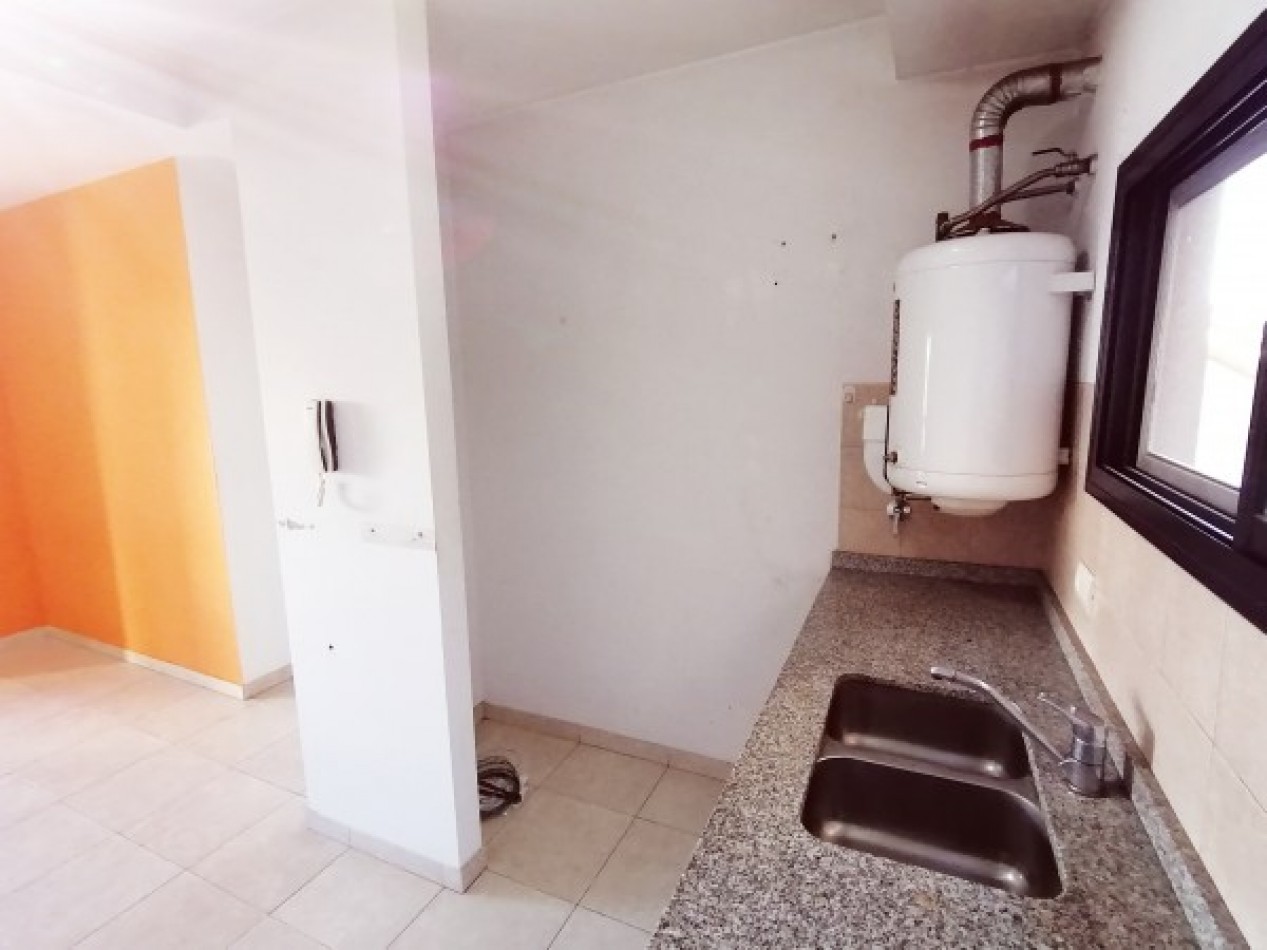 Departamento de 2 ambientes en Banfield Centro