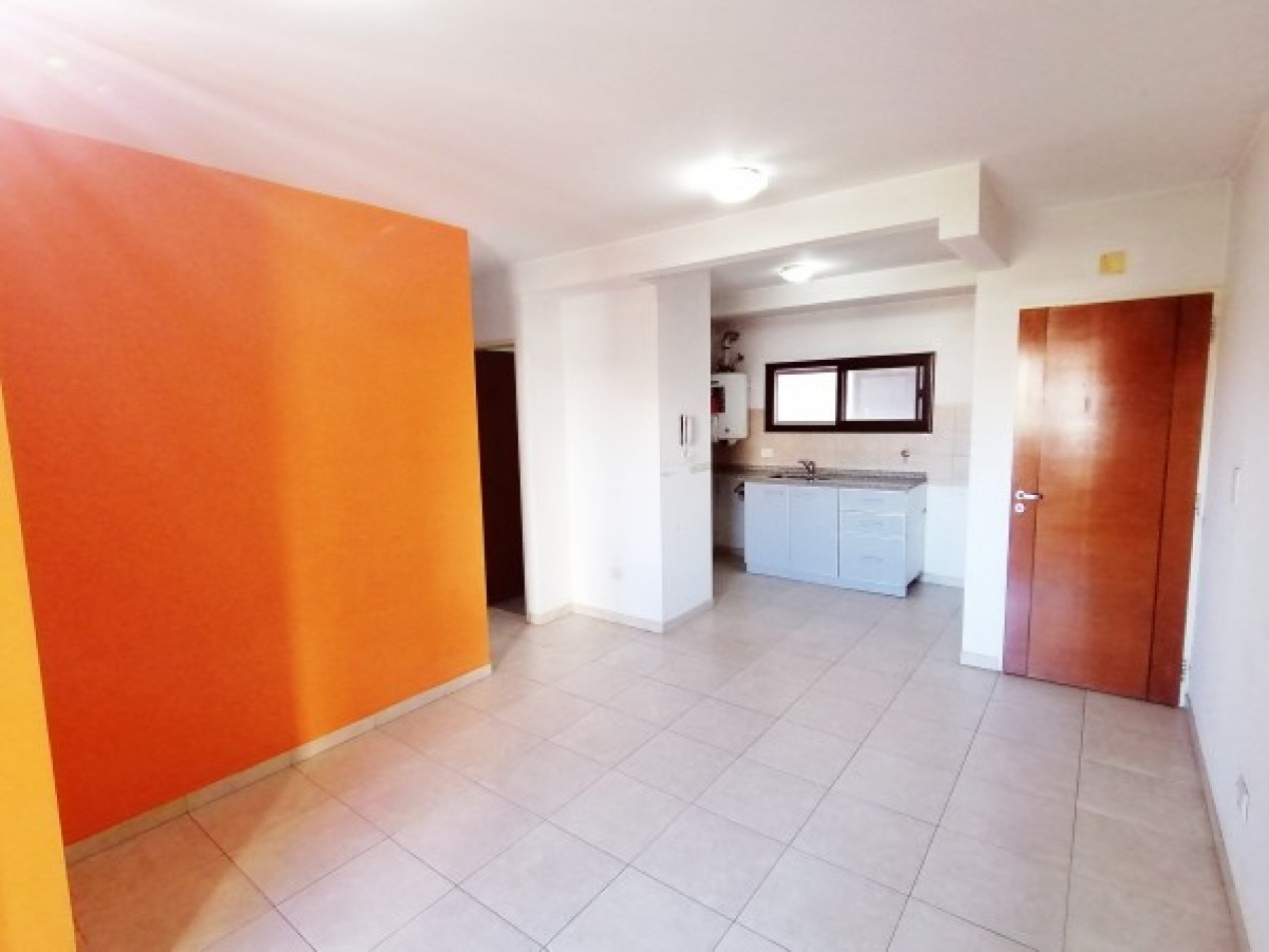 Departamento de 2 ambientes en Banfield Centro