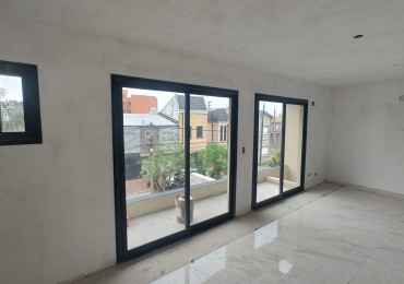 Departamento de 2 ambientes en Haedo con terraza propia