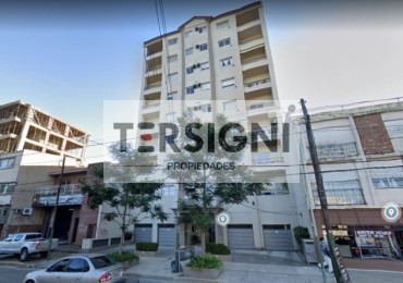 AMPLIO DEPARTAMENTO 2 AMBIENTES CON COCHERA - BANFIELD
